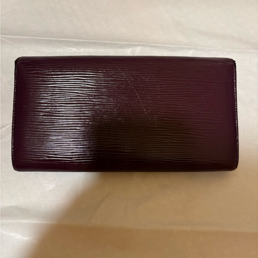 Louis Vuitton EPI Leather Wallet PRE- OWNED - Picture 2 of 6